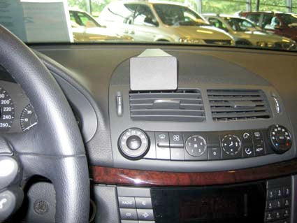 Brodit Extra-strength ProClip 213411 voor Mercedes Benz E-Class, Stationwagon 2003-2009, Mercedes Benz E-Class, Sedan 2002-2008 en Mercedes Benz E-Class, Coupé 2002-2009 - installatiepositie