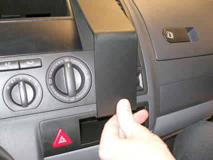 Brodit Extra-strength ProClip 213440 voor Volkswagen T5 Transporter/Pickup 2003-2009 - detail van dashboardmontage