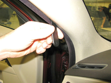 Brodit Extra-strength ProClip 213455 voor Volvo XC70 2008-2011, Volvo V70 II 2008-2011 en Volvo S80 2007-2011 - montagepositie op dashboard