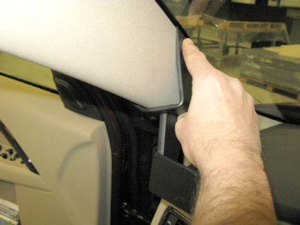 Brodit Extra-strength ProClip 213455 voor Volvo XC70 2008-2011, Volvo V70 II 2008-2011 en Volvo S80 2007-2011 - detail van dashboardmontage