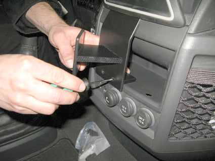 Brodit Extra-strength ProClip 213459 voor Volvo NH series 2009-2012, Volvo FM series 2009-2013 en Volvo FH series 2009-2012 - detail van dashboardmontage