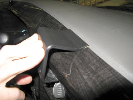 Brodit Extra-strength ProClip 213463 voor Chevrolet Van 2003-2007, Chevrolet Express 2003-2007 e.a. - detail van dashboardmontage