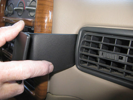 Brodit Extra-strength ProClip 213464 voor Chevrolet Van 1996-2002, Chevrolet Express 1996-2002 e.a. - ProClip geplaatst in het voertuig