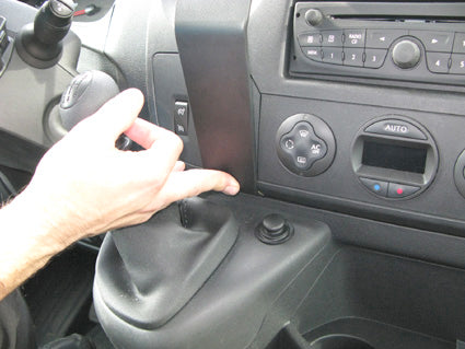 Brodit Extra-strength ProClip 213469 voor Nissan NV400 2012-2020, Opel Movano 2011-2019 en Renault Master 2011-2019 - ProClip geplaatst in het voertuig