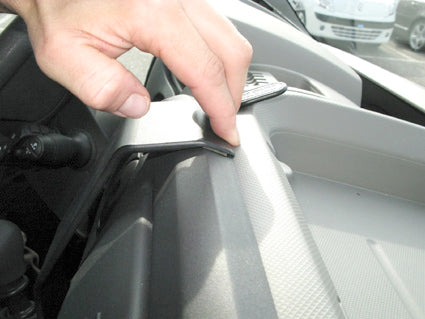 Brodit Extra-strength ProClip 213469 voor Nissan NV400 2012-2020, Opel Movano 2011-2019 en Renault Master 2011-2019 - detail van dashboardmontage