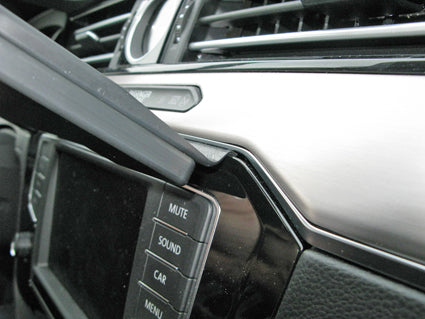 Brodit Extra-strength ProClip 213500 voor Volkswagen Passat Alltrack 2016-2023 en Volkswagen Passat 2015-2023 - montagepositie op dashboard