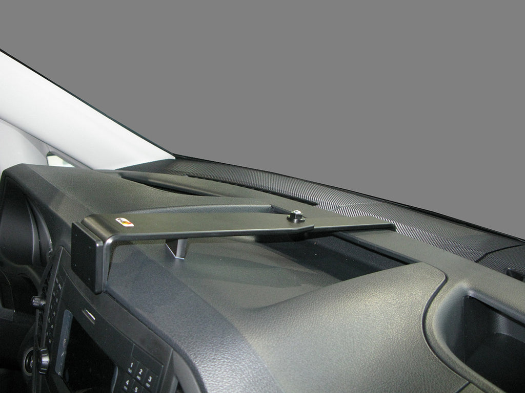 Brodit Extra-strength ProClip 213531 voor Mercedes Benz Vito 2015-2023 - montagefoto 6