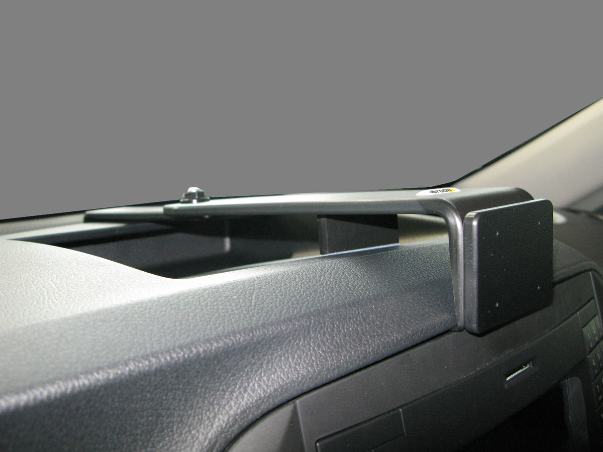 Brodit Extra-strength ProClip 213531 voor Mercedes Benz Vito 2015-2023 - montagefoto 7