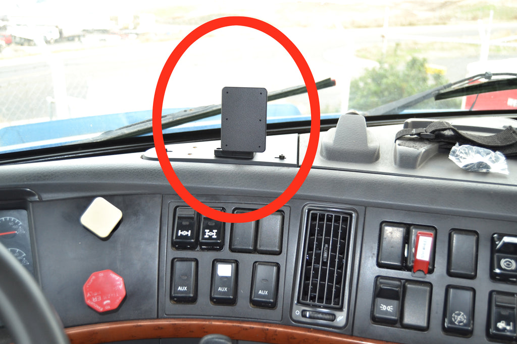 Brodit Extra-strength ProClip 213548 voor Volvo VNM series 2003-2018, Volvo VNL series 2003-2018 e.a. - montagefoto 6