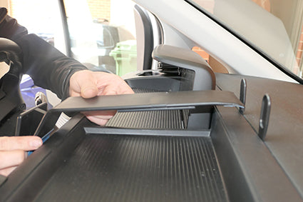 Brodit ProClip 213576 voor Hyundai Staria 2022-2026 - ProClip geplaatst in het voertuig