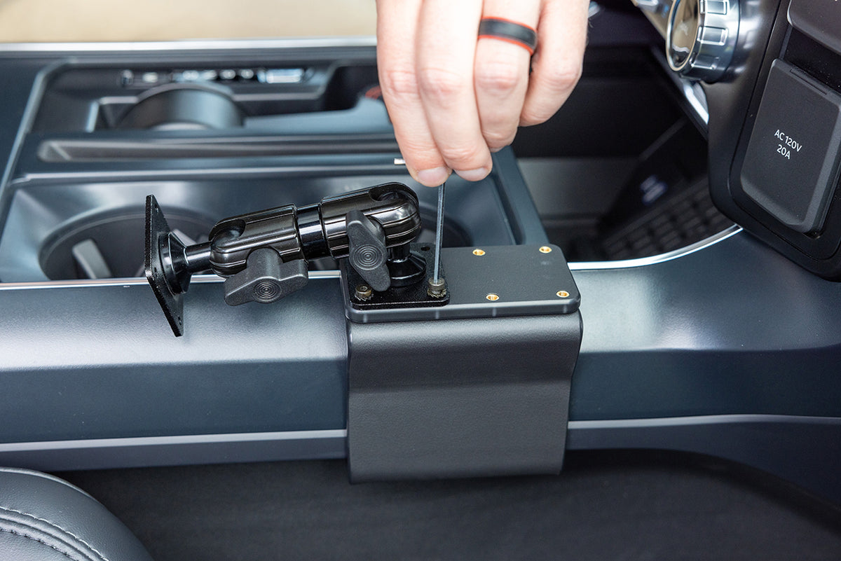 Brodit Extra-strength ProClip 213582 voor Ford F-Series 150 2021-2026 - detail van dashboardmontage