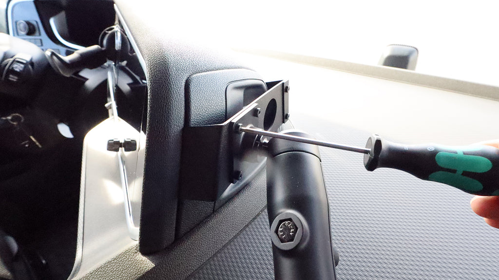 Brodit Extra-strength ProClip 213592 voor Daf XG+ Electric 2022-2026, Daf XG+ 2022-2026 e.a. - detail van dashboardmontage