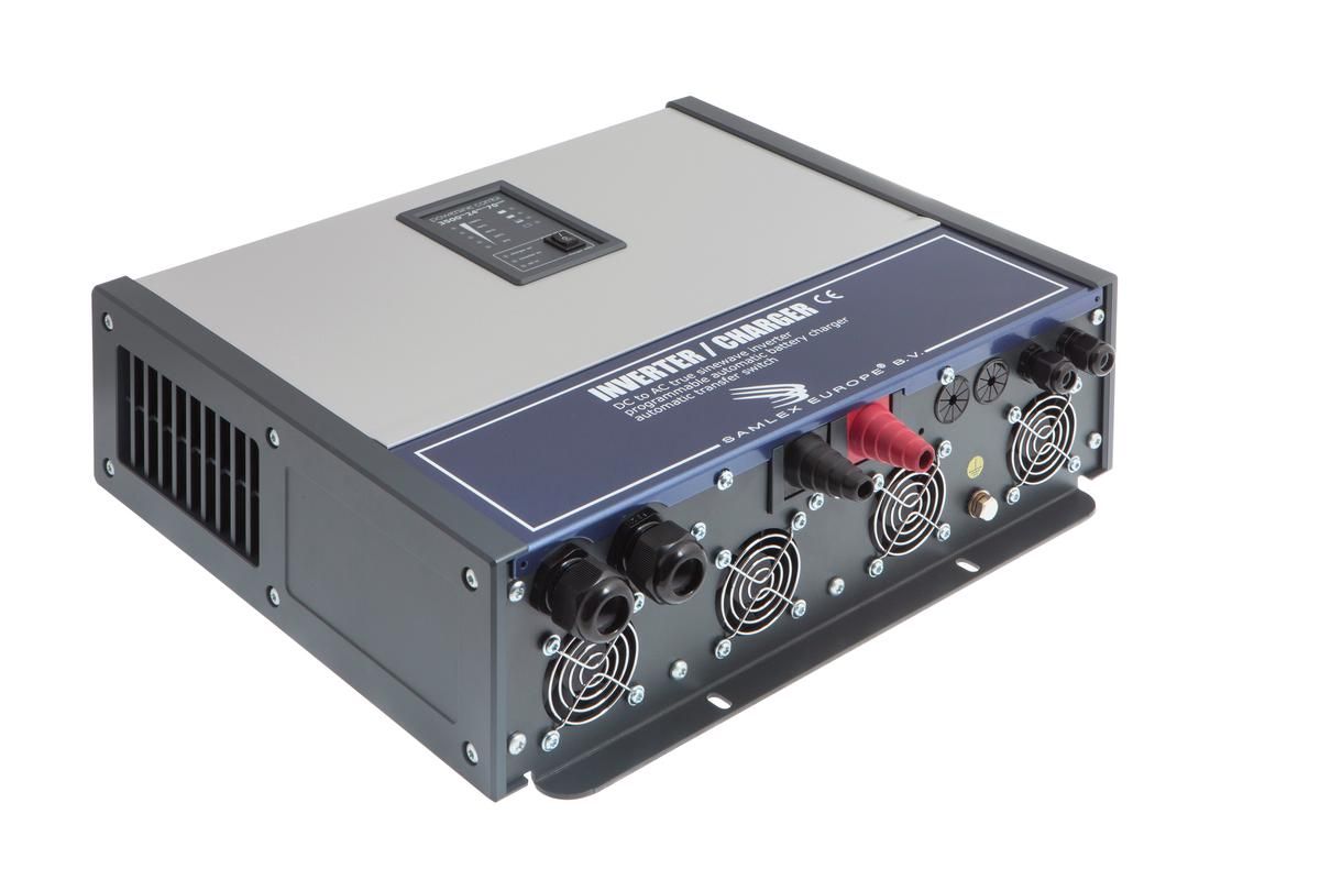 Samlex Omvormer 12V - 230V 2600W / accu charger 120A / 30A relay