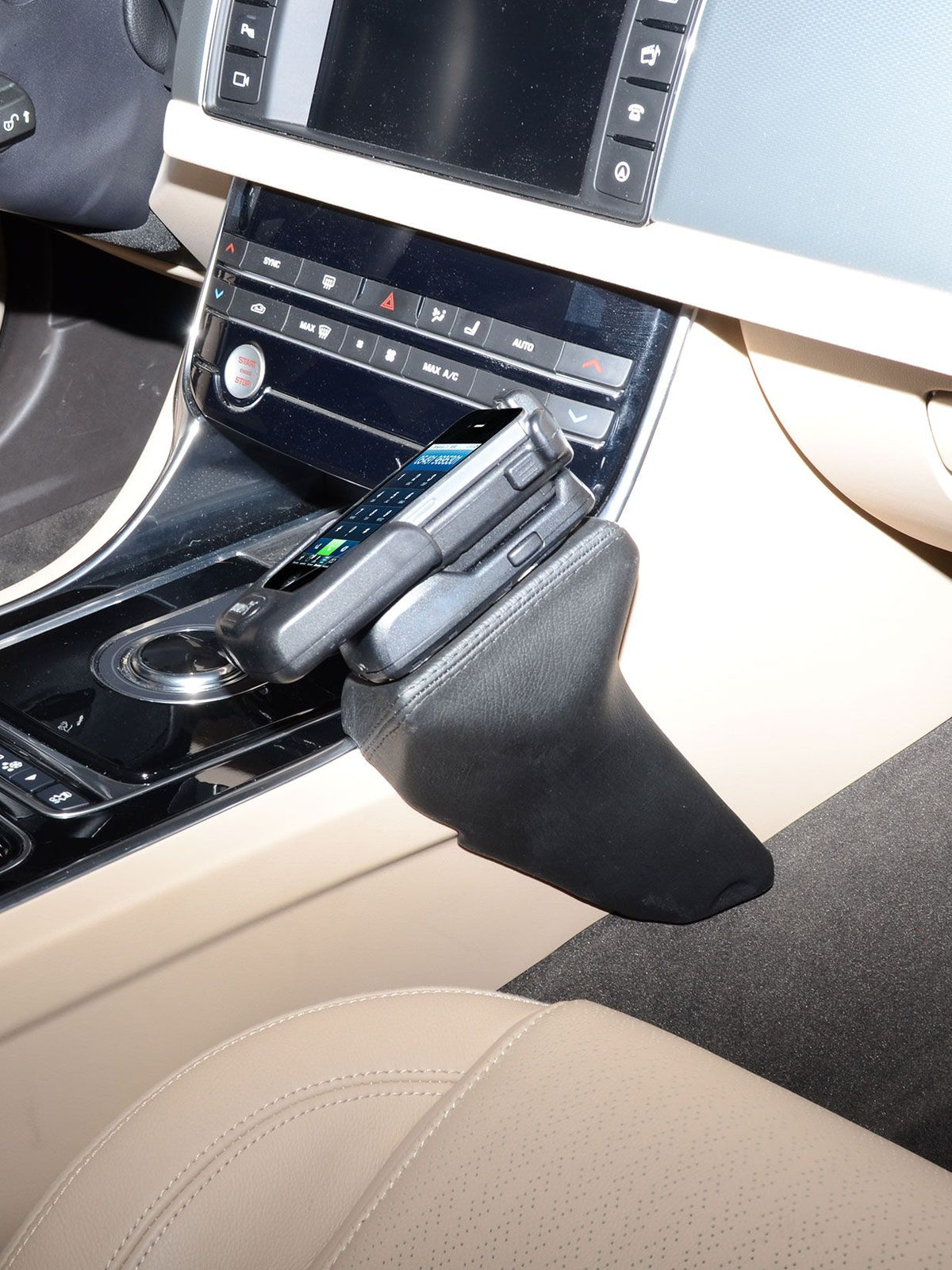 Kuda console voor Jaguar XE / XF – 520003175