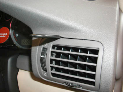 Brodit ProClip 602509 voor Volkswagen Passat 1997-2005 - montagepositie op dashboard