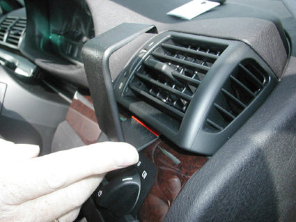 Brodit ProClip 602851 voor BMW Compact 2001-2007 en BMW 3-series M3 E46 1998-2004 - montagepositie op dashboard