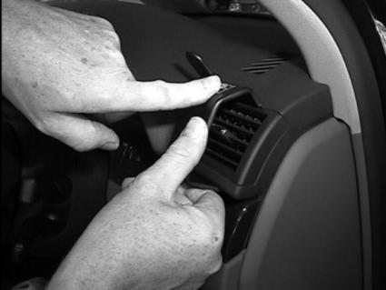 Brodit ProClip 602916 voor Audi S4 Sedan 2001-2007, Audi S4 Avant 2002-2007 e.a. - detail van dashboardmontage