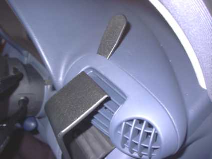 Brodit ProClip 603043 voor Mercedes Benz CLC-Class 2009-2011 en Mercedes Benz C-Class (180-320) 2000-2006 - ProClip geplaatst in het voertuig