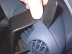 Brodit ProClip 603043 voor Mercedes Benz CLC-Class 2009-2011 en Mercedes Benz C-Class (180-320) 2000-2006 - detail van dashboardmontage