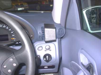 Brodit ProClip 603043 voor Mercedes Benz CLC-Class 2009-2011 en Mercedes Benz C-Class (180-320) 2000-2006 - installatiepositie