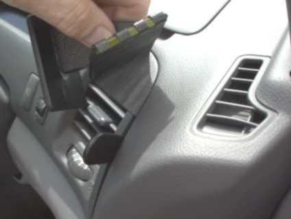 Brodit ProClip 603067 voor Toyota Previa 2001-2006 - ProClip geplaatst in het voertuig
