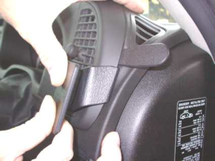 Brodit ProClip 603089 voor Saab 9-3 2003-2006 - detail van dashboardmontage