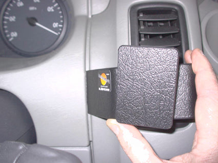 Brodit ProClip 603198 voor Nissan Primastar 2002-2014, Opel Vivaro 2002-2014 e.a. - ProClip geplaatst in het voertuig