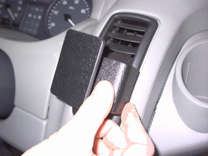 Brodit ProClip 603198 voor Nissan Primastar 2002-2014, Opel Vivaro 2002-2014 e.a. - detail van dashboardmontage
