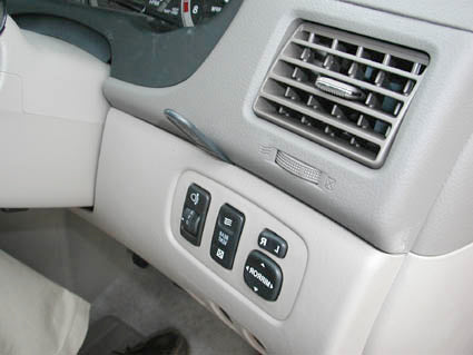 Brodit ProClip 603242 voor Toyota Sienna 2004-2010 - montagepositie op dashboard