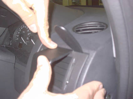 Brodit ProClip 603263 voor Opel Meriva 2003-2010 en Vauxhall Meriva 2003-2010 - ProClip geplaatst in het voertuig