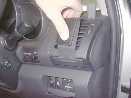 Brodit ProClip 603272 voor Lexus RX Series 2004-2009 - detail van dashboardmontage