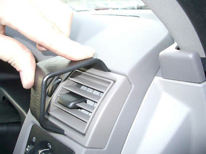 Brodit ProClip 603362 voor Volvo V50 2004-2012, Volvo S40 2004-2012 e.a. - ProClip geplaatst in het voertuig