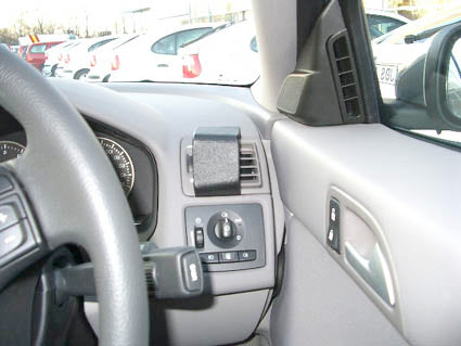 Brodit ProClip 603362 voor Volvo V50 2004-2012, Volvo S40 2004-2012 e.a. - detail van dashboardmontage