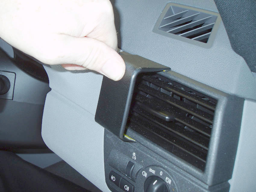 Brodit ProClip 603409 voor BMW X3 2004-2010 - detail van dashboardmontage