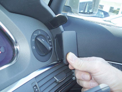 Brodit ProClip 603509 voor Audi S6 2004-2009 en Audi A6 2004-2009 - detail van dashboardmontage