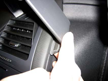 Brodit ProClip 603579 voor Citroen C4 2005-2010 - detail van dashboardmontage