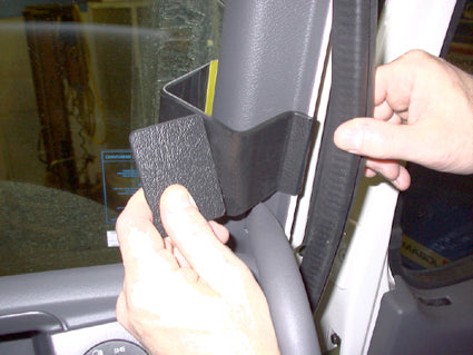 Brodit ProClip 603983 voor Volvo NH series 2007-2011, Volvo FM series 2007-2013 en Volvo FH series 2007-2011 - montagepositie op dashboard