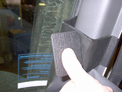 Brodit ProClip 603983 voor Volvo NH series 2007-2011, Volvo FM series 2007-2013 en Volvo FH series 2007-2011 - ProClip geplaatst in het voertuig