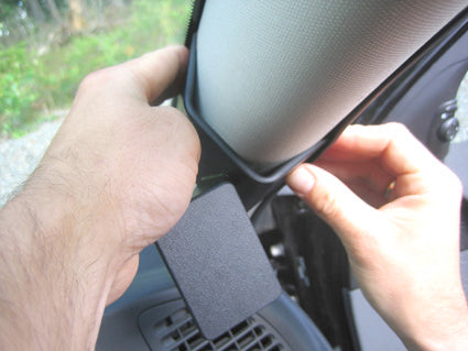 Brodit ProClip 604060 voor Saab 9-3 2003-2011 - detail van dashboardmontage