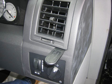 Brodit ProClip 604061 voor Chrysler 300C 2005-2010 - montagepositie op dashboard