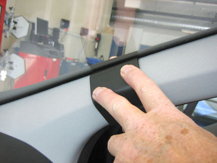 Brodit ProClip 604073 voor Peugeot 308 2008-2014 - detail van dashboardmontage