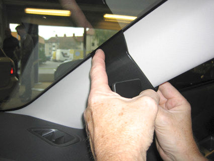 Brodit ProClip 604084 voor Subaru Impreza 2008-2012 - detail van dashboardmontage