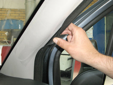 Brodit ProClip 604211 voor Citroen Berlingo Transport 2008-2018, Citroen Berlingo Family 2008-2018 en Peugeot Partner 2008-2018 - montagepositie op dashboard