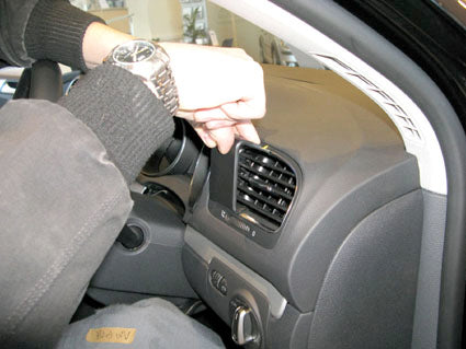Brodit ProClip 604262 voor Volkswagen Golf VI Variant 2010-2012 en Volkswagen Golf VI 2009-2012 - ProClip geplaatst in het voertuig