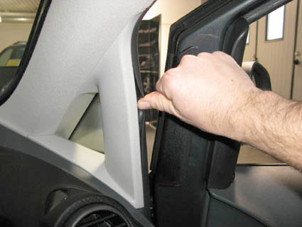 Brodit ProClip 604273 voor Seat Toledo 2004-2009 en Seat Altea 2004-2014 - montagepositie op dashboard