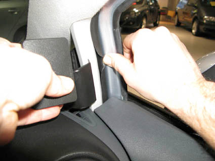 Brodit ProClip 604274 voor Seat Leon 2006-2012 - montagepositie op dashboard