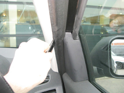 Brodit ProClip 604284 voor Renault Mégane III 2009-2016 en Renault Fluence 2010-2015 - montagepositie op dashboard