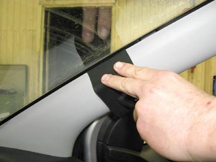 Brodit ProClip 604288 voor Hyundai i20 2009-2014 - detail van dashboardmontage