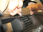 Brodit ProClip 604292 voor Toyota iQ 2009-2019 - detail van dashboardmontage