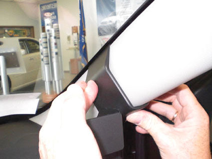 Brodit ProClip 604371 voor Kia Cerato 2010-2016 - detail van dashboardmontage